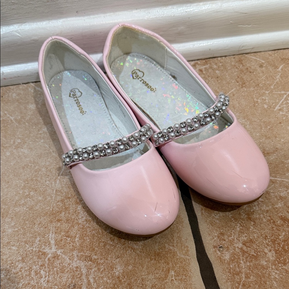 Charming Pink Dress Shoes with Rhinestone Strap